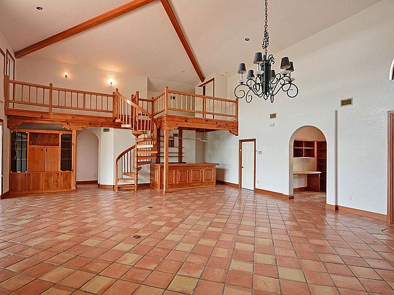 2nd image of 175 McKee Ln