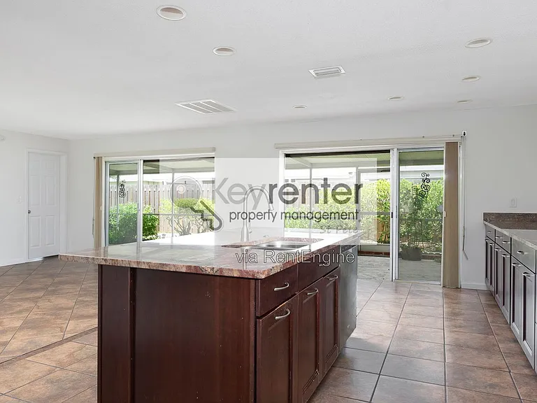 6575 Green Valley Dr — Photo 11