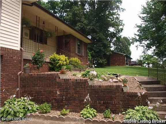 1302 oak hill front 3