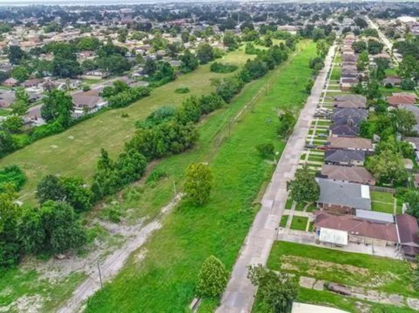1003 E Saint Bernard Hwy, Chalmette, LA 70043