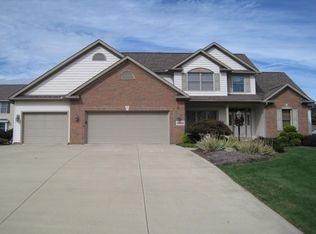 4483 Red Panda Cir NW, Massillon, OH