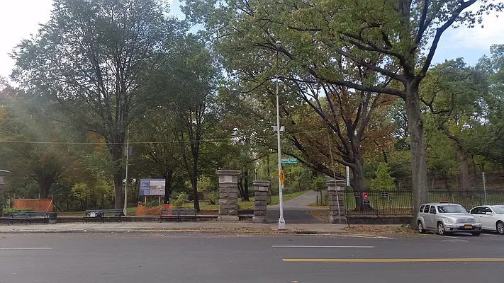 Sold by Gerard Desgranges Realty | media 37