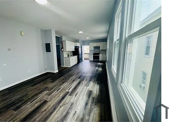 3 bed, 1068 sqft, $2,500 — Photo 4