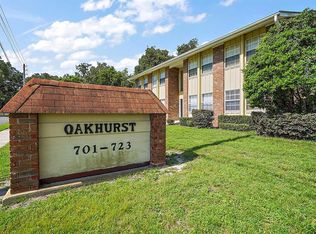 701 Perkins St APT 102, Leesburg, FL 34748