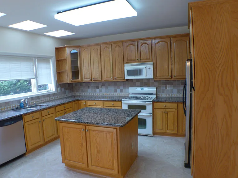 10008 Manor Pl — Photo 9