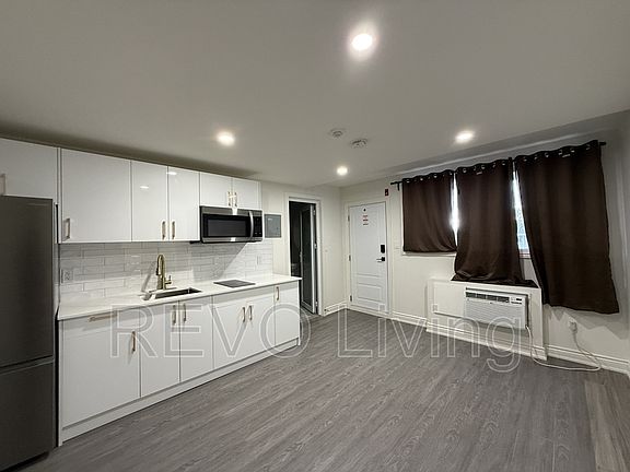 3rd image of 7800 Lundys Ln Unit 204
