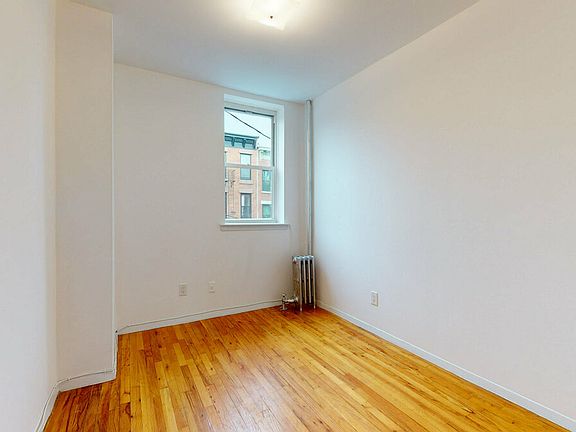 4th image of 654 Henry St #2
