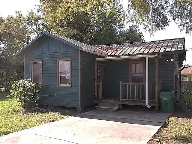 1st image of 916 Taft Park