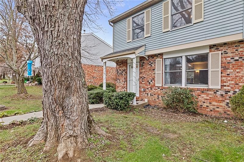 1st image of 930 Lynwood Ct