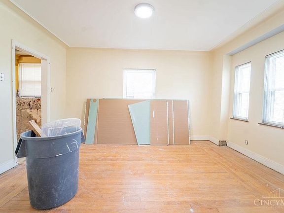 5th image of 1117 Regent Ave