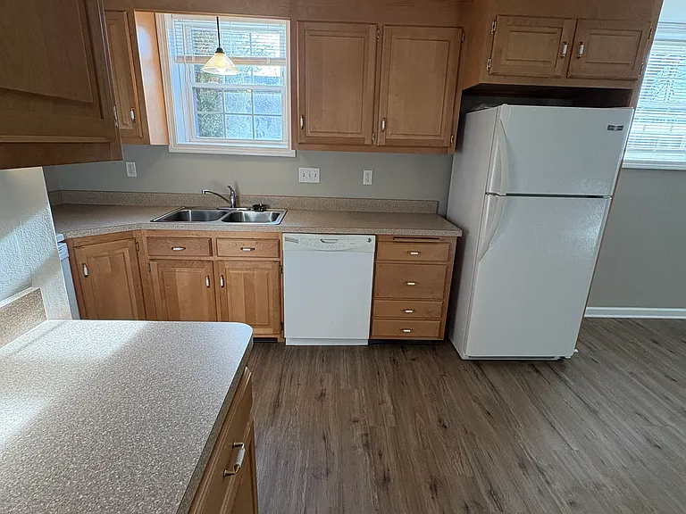 208 S Cherry St #4 — Photo 5