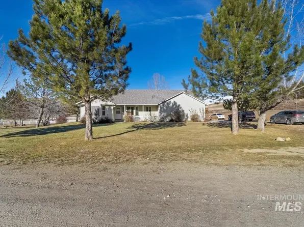 4 Hunt Rd, Horseshoe Bend, ID 83629
