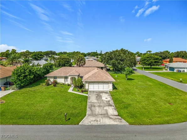 402 Chancery Ave, Lehigh Acres, FL 33936
