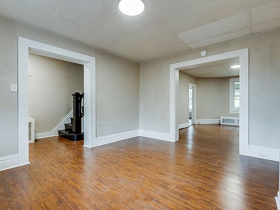 5th image of 415 Edgemont St