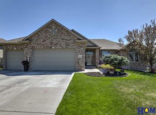 8033 Nob Hill Rd, Lincoln, NE 68516