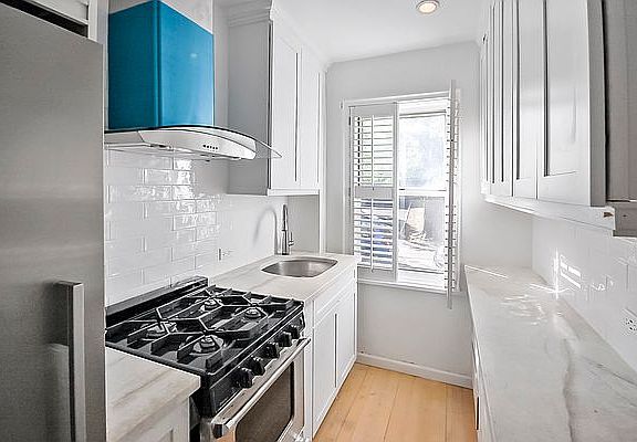 3rd image of 5444 Arlington Ave APT G13