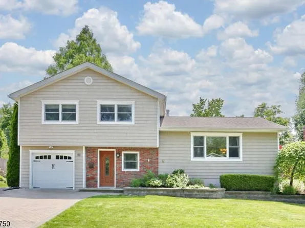 83 Grist Mill Rd, Wanaque Boro, NJ 07465