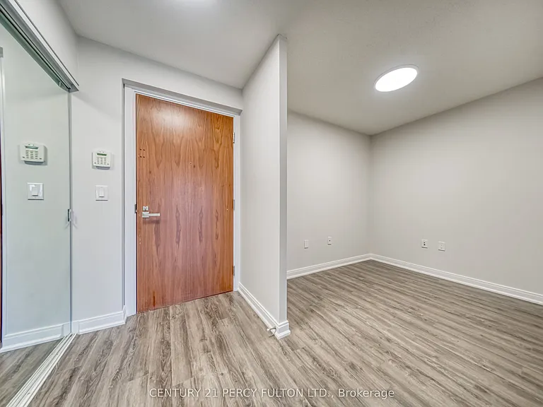 275 Village Green Sq #420 — Photo 24