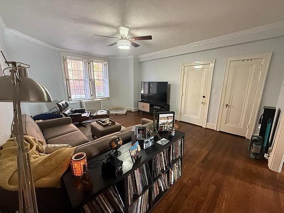 5th image of 828 N Elm St APT E2