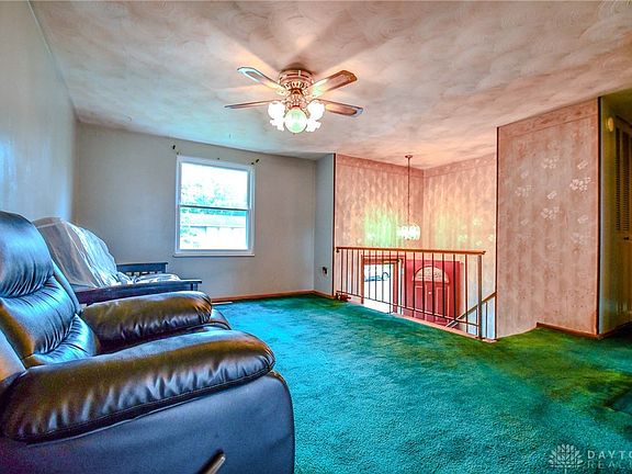4th image of 190 Woburn Farm Cir