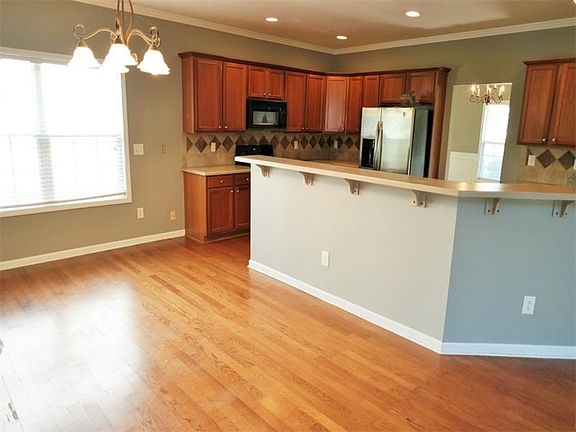Eat-in Area in the Kitchen