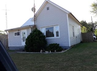 1133 County Road 700 E, Carmi, IL 62821