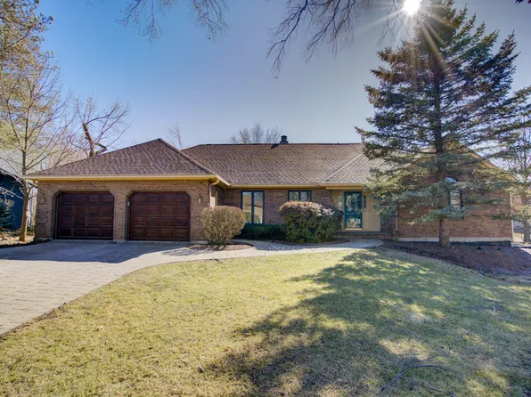 805 Shanahan Ct, Naperville, IL 60540