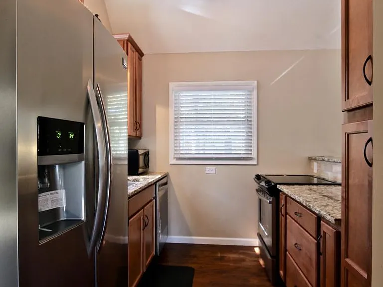 1595 Longleaf Dr E — Photo 4