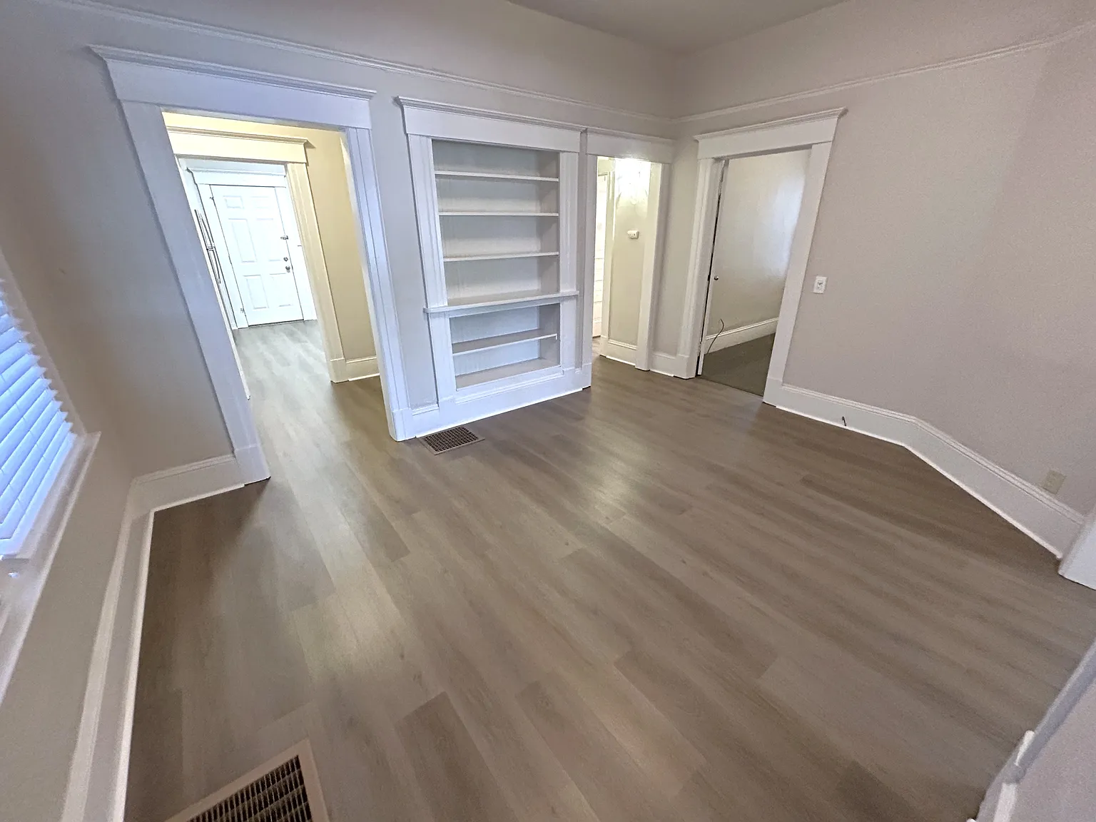 2 bed, 1118 sqft, $1,695 — Photo 4