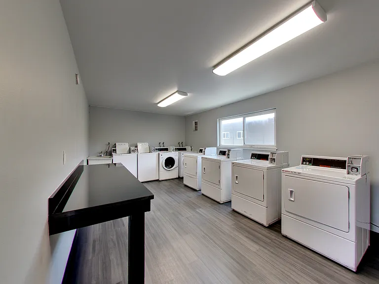 PARKWEST APARTMENTS — Photo 41