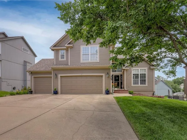 405 SW Gentry Ln, Lees Summit, MO 64081