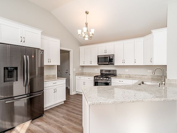4th image of 909 Springhill Dr