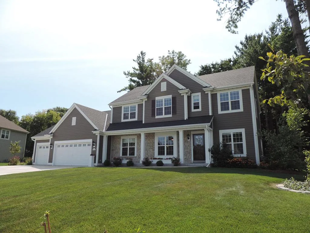 N25W27265 Orchard Ln photo 1