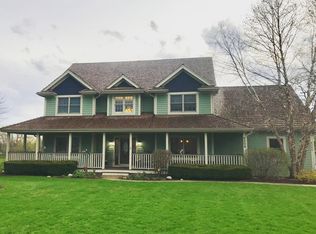 8209 Carriage Ln, Spring Grove, IL 60081