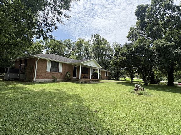 2nd image of 456 Ewing Ln