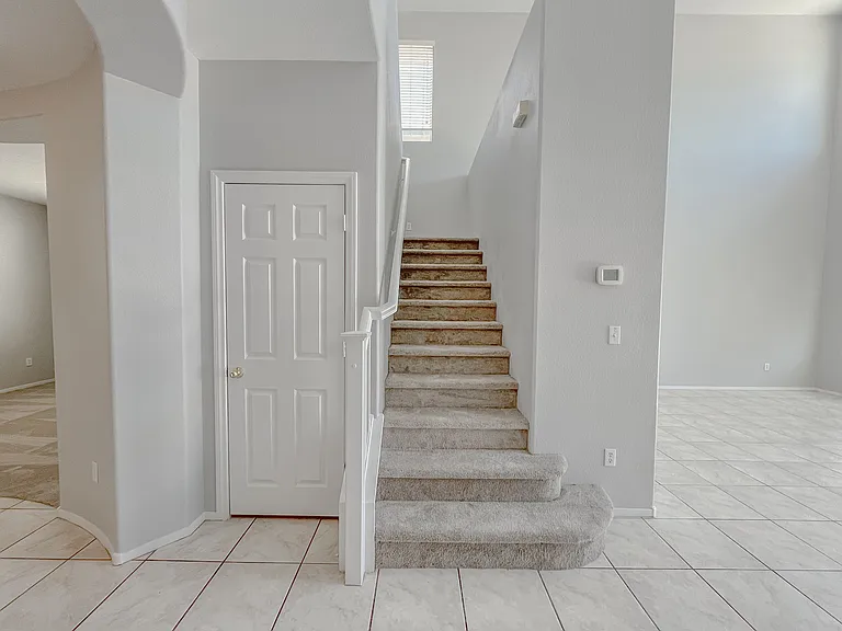 5646 Saint Elias St — Photo 39