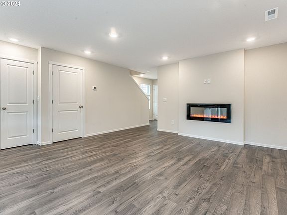 3rd image of 10332 NE 46th St