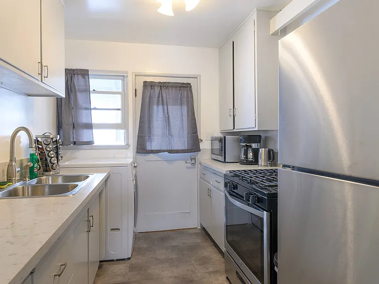 191 E Fillmore St #C — Photo 15