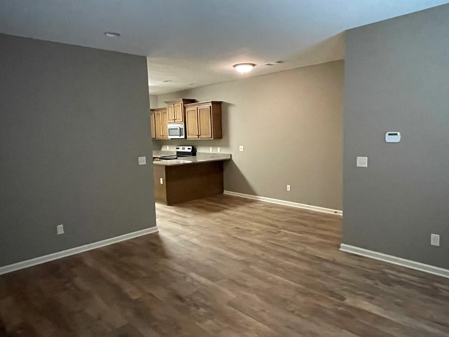 3 bed, $1,600 — Photo 3