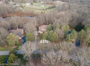 8270 Lost Pines Dr, Davisburg, MI 48350