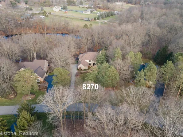 8270 Lost Pines Dr, Davisburg, MI 48350