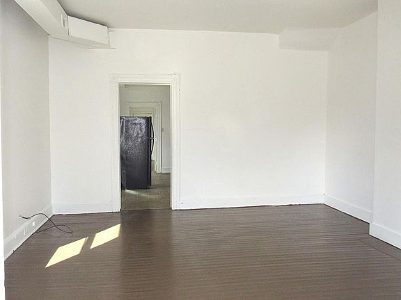 3rd image of 717 Kirkham St #717
