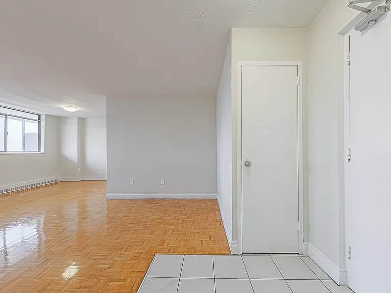 105 Rowena Dr — Photo 7