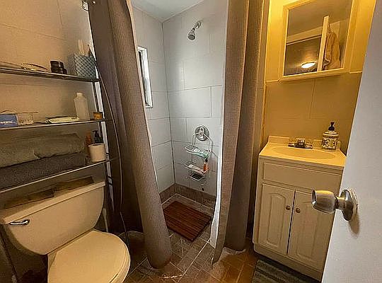 4th image of 378 McGuinness Blvd #2A