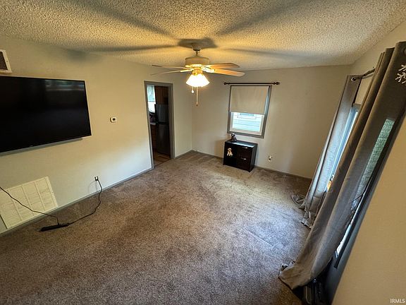 4th image of 605 W 9th St