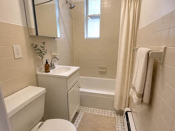 5th image of 417 E 74th St APT 15