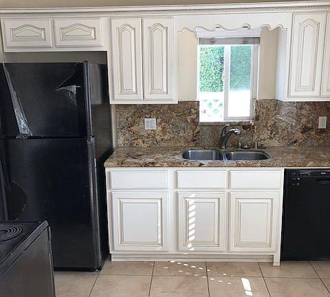 3rd image of 639 Irvine Ave