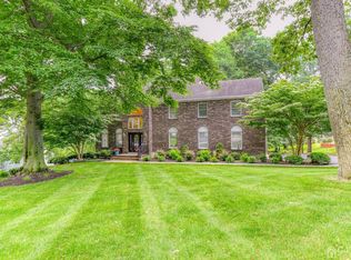 42 Dundee Rd, Kendall Park, NJ 08824