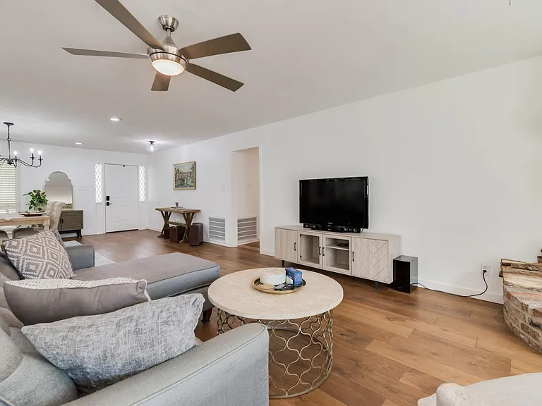 10047 Briarwild Ln — Photo 14