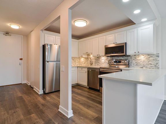 2nd image of 405 N Wabash Ave Unit 1001